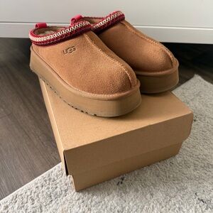 UGG Tazz II Size 7, Chestnut 1174471